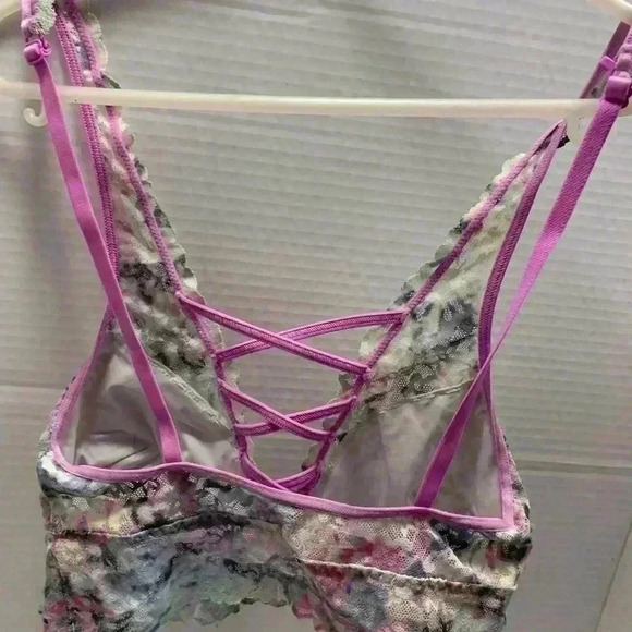 Pink, Victoria, secret lace bralette sizeXS - Picture 7 of 9